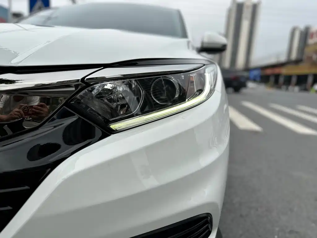 Honda Honda Vezel 2020 1.5L CVT Pioneer Edition 2021 - thumbnail 13