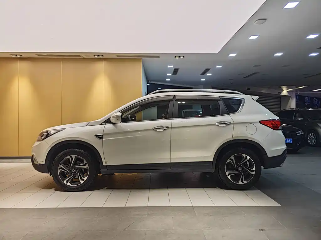 Dongfeng Fengshen DFM AX7 2016 1.4T Manual Intelligent Joy Edition 2017 - thumbnail 6