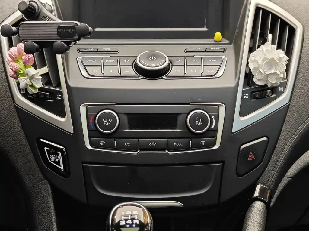 Dongfeng Fengshen DFM AX7 2016 1.4T Manual Intelligent Joy Edition 2017 - thumbnail 16