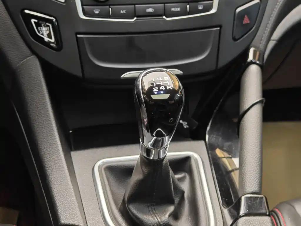 Dongfeng Fengshen DFM AX7 2016 1.4T Manual Intelligent Joy Edition 2017 - thumbnail 17