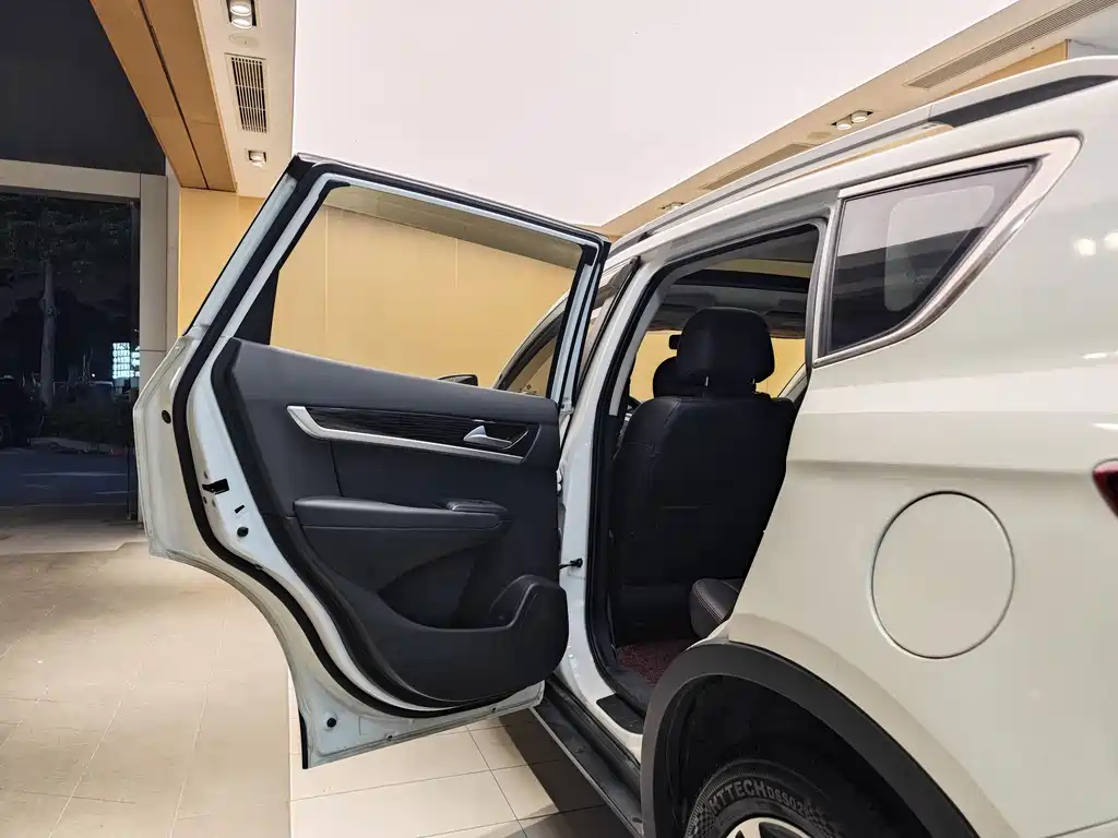 Dongfeng Fengshen DFM AX7 2016 1.4T Manual Intelligent Joy Edition 2017 - thumbnail 20