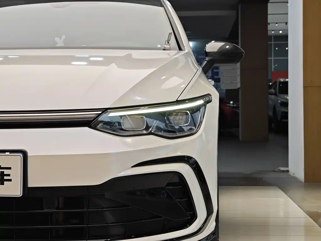 Volkswagen Volkswagen Golf 2021 280TSI DSG R-Line 2021 - thumbnail 2
