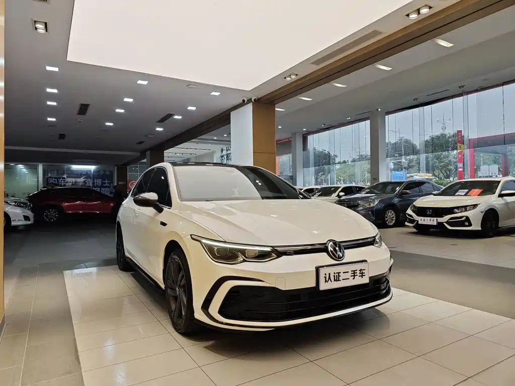 Volkswagen Volkswagen Golf 2021 280TSI DSG R-Line 2021 - thumbnail 4