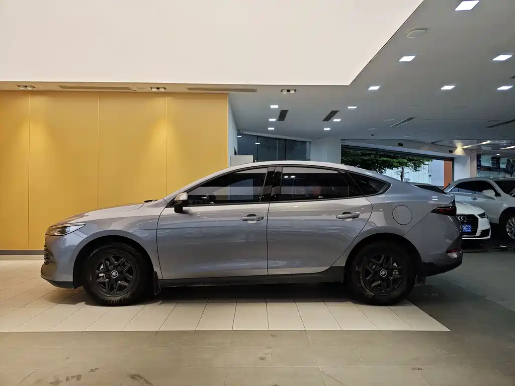 BYD BYD Qin PLUS 2024 Glory Edition DM-i 55KM Leading Model 2025 - thumbnail 6