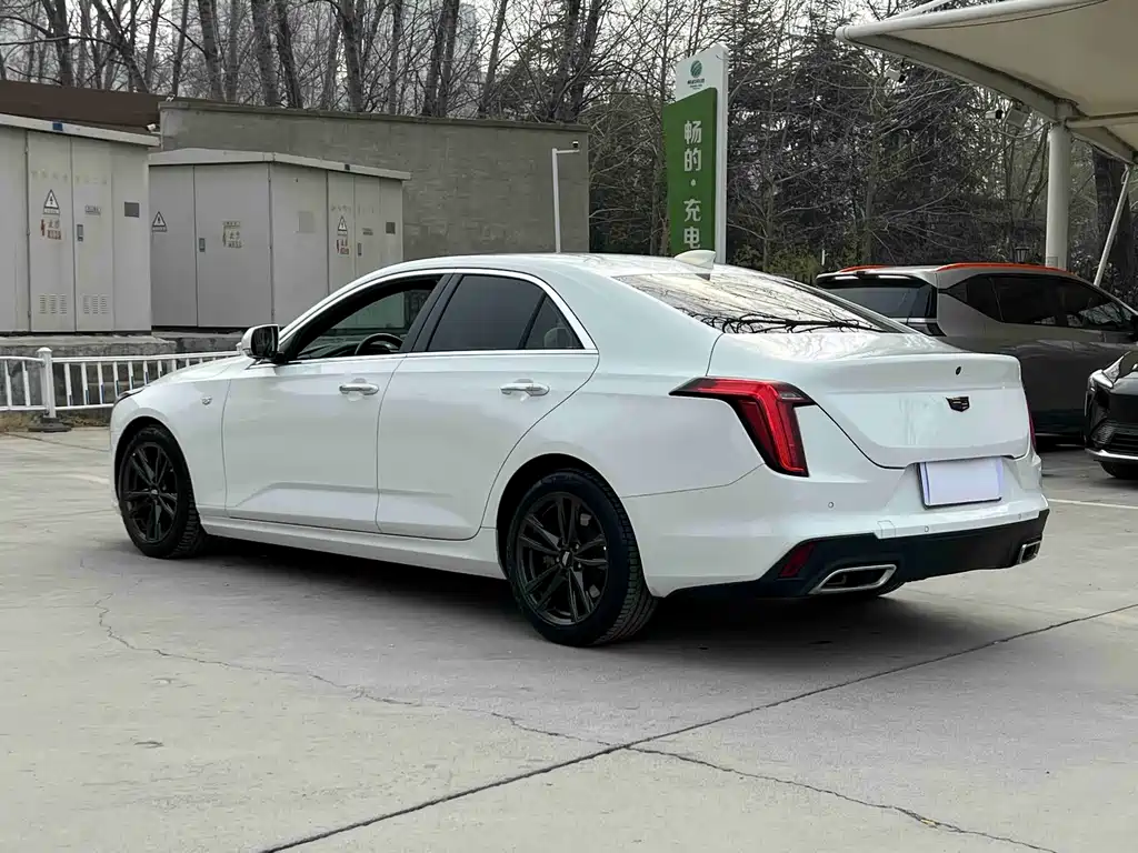 Cadillac Cadillac CT4 2021 28T Luxury 2021 - thumbnail 4