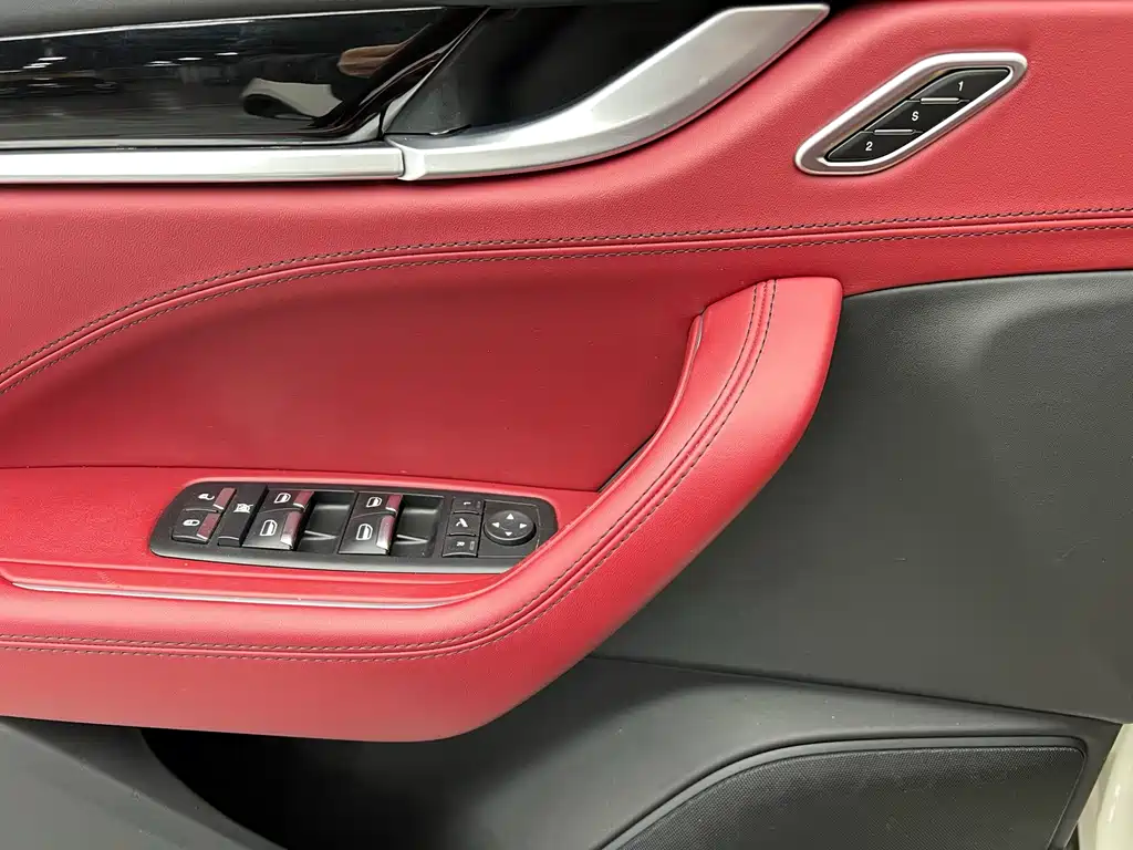 Maserati Maserati Levante 2018 3.0T Standard Edition 2019 - thumbnail 3