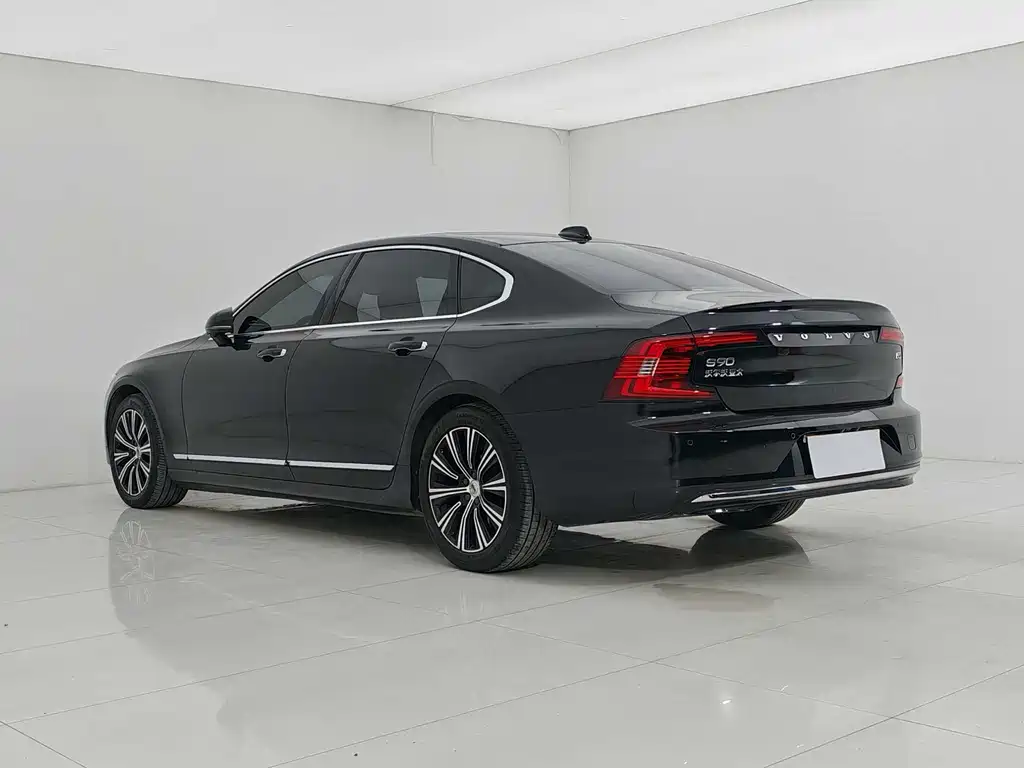 Volvo Volvo S90 2021 B5 Momentum Luxury Edition 2021 - thumbnail 4