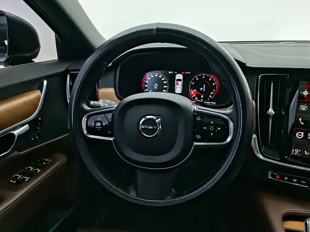 Volvo Volvo S90 2021 B5 Momentum Luxury Edition 2021 - thumbnail 15