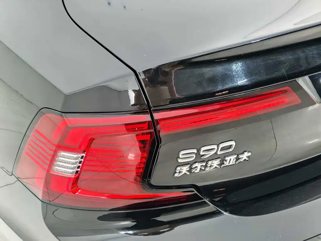 Volvo Volvo S90 2021 B5 Momentum Luxury Edition 2021 - thumbnail 18