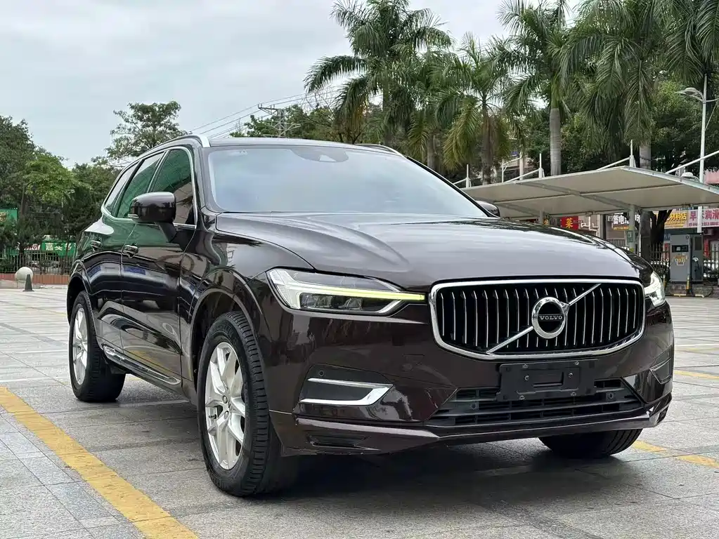 Volvo Volvo XC60 2020 T5 AWD Momentum Luxury Edition 2020 - thumbnail 3