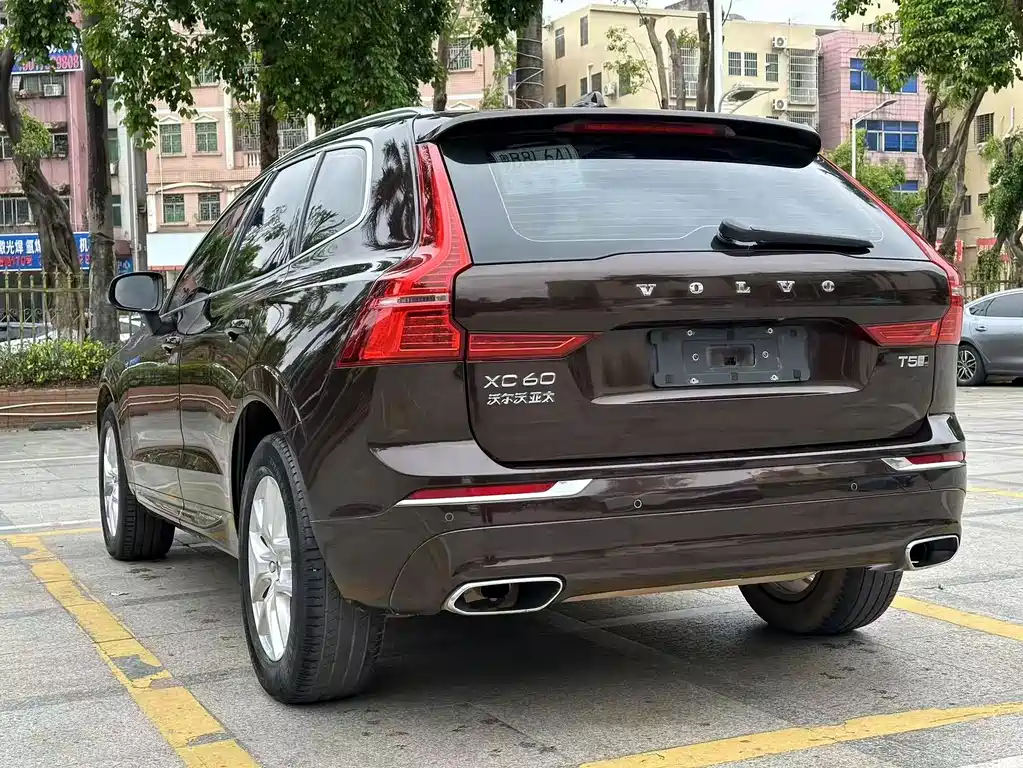 Volvo Volvo XC60 2020 T5 AWD Momentum Luxury Edition 2020 - thumbnail 7