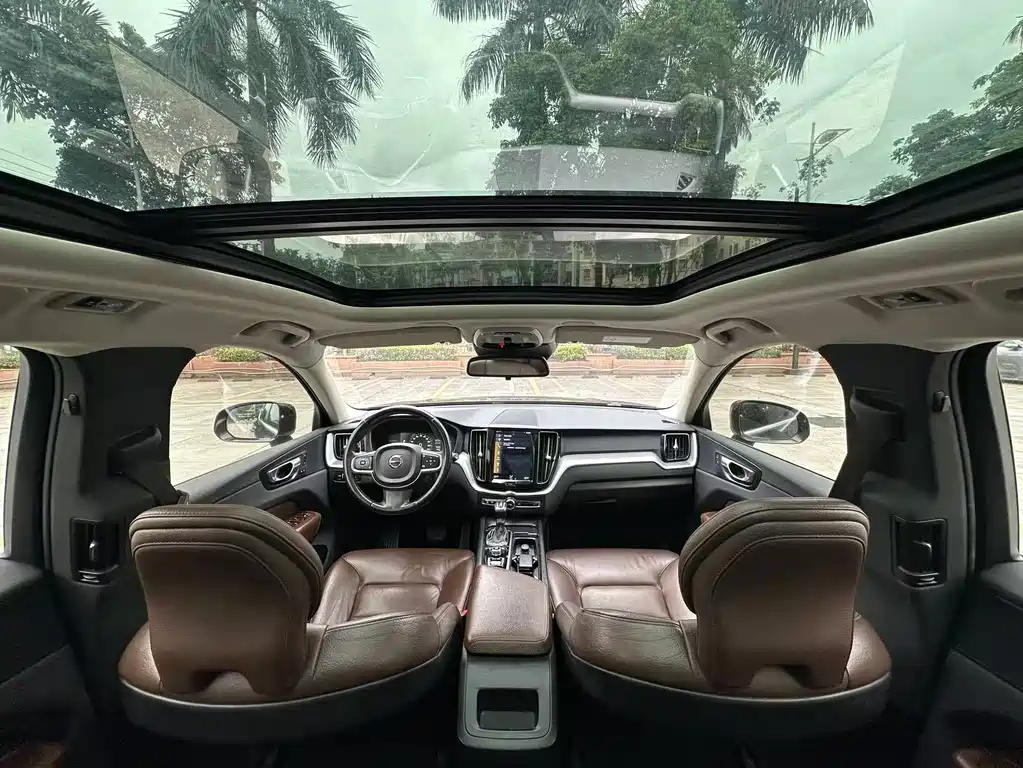 Volvo Volvo XC60 2020 T5 AWD Momentum Luxury Edition 2020 - thumbnail 13