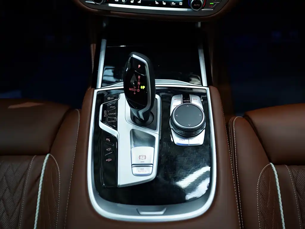 BMW BMW 7 Series 2022 740Li xDrive Executive M Sport Package 2022 - thumbnail 10
