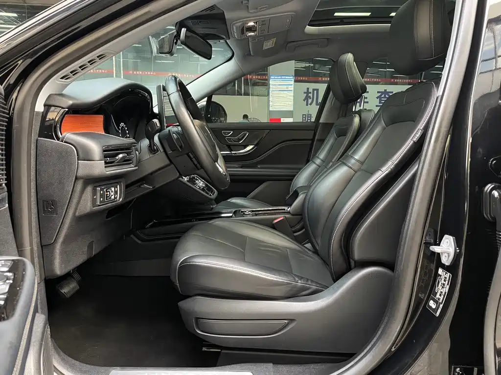Lincoln Liberator 2020 2.0T Two-Wheel Drive Elegant Edition 2021 - thumbnail 4