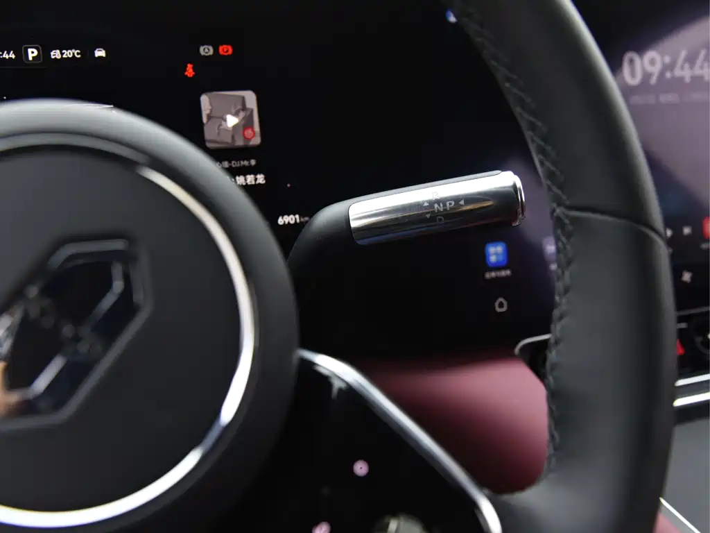 AITO Qijie Aito M8 2025 Extended Range Ultra 53.4kWh 5-seat Version with 192-line LiDAR 2025 - thumbnail 9