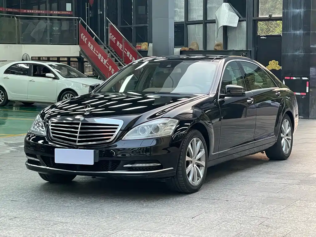 Mercedes-Benz Mercedes-Benz S-Class 2010 S 300 L Premium Edition 2011