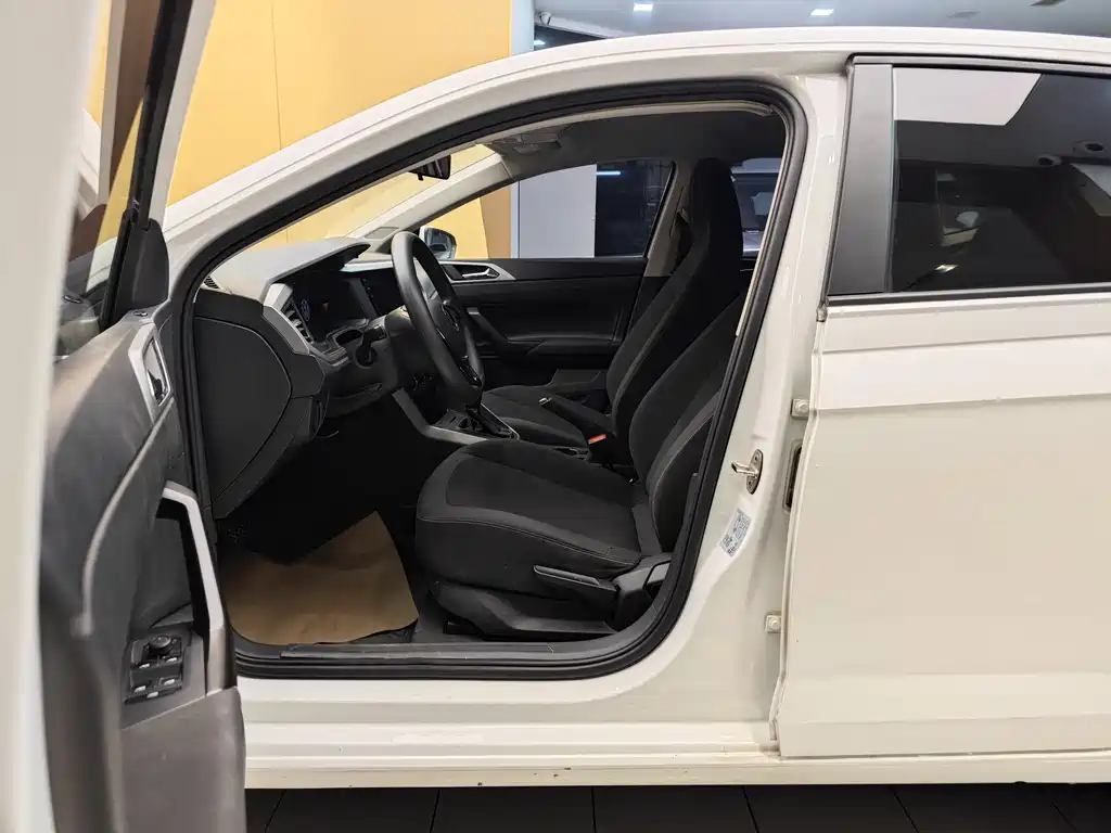 Volkswagen Volkswagen Polo 2023 Plus 1.5L Automatic Comfort Edition 2023 - thumbnail 13
