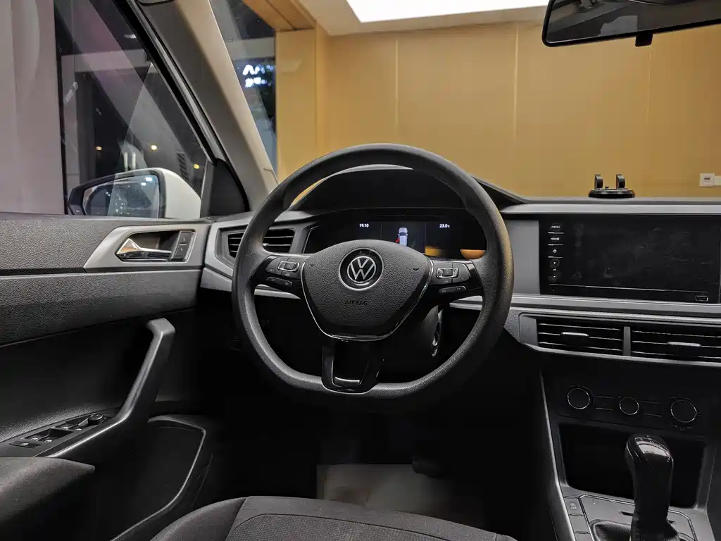 Volkswagen Volkswagen Polo 2023 Plus 1.5L Automatic Comfort Edition 2023 - thumbnail 14