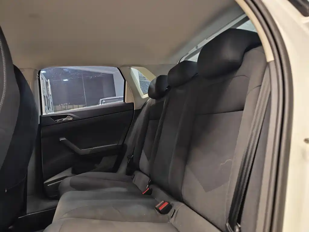 Volkswagen Volkswagen Polo 2023 Plus 1.5L Automatic Comfort Edition 2023 - thumbnail 22