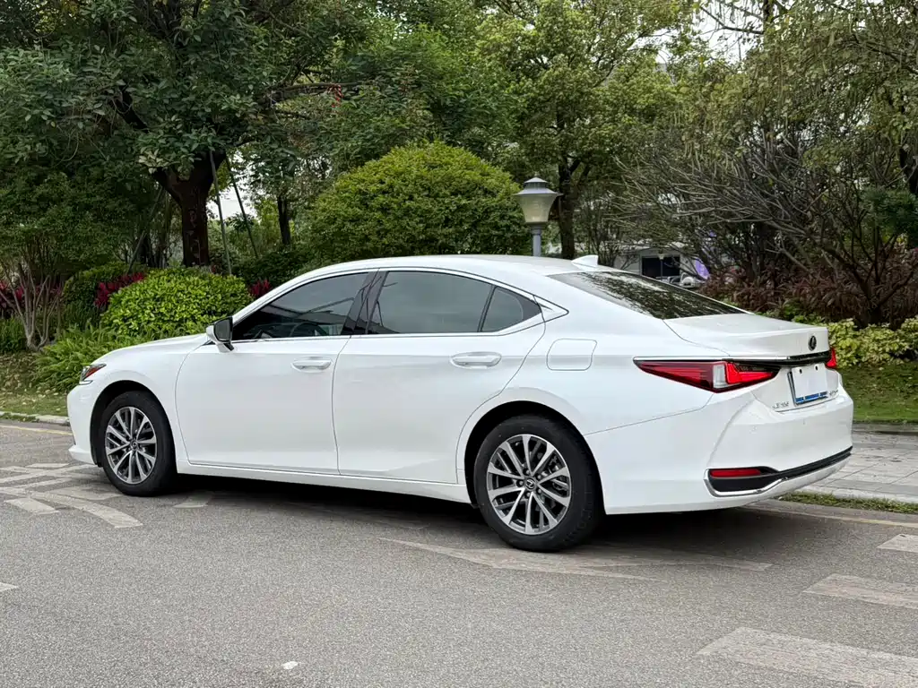 Lexus Lexus ES 2022 200 Excellent Edition 2023 - thumbnail 5