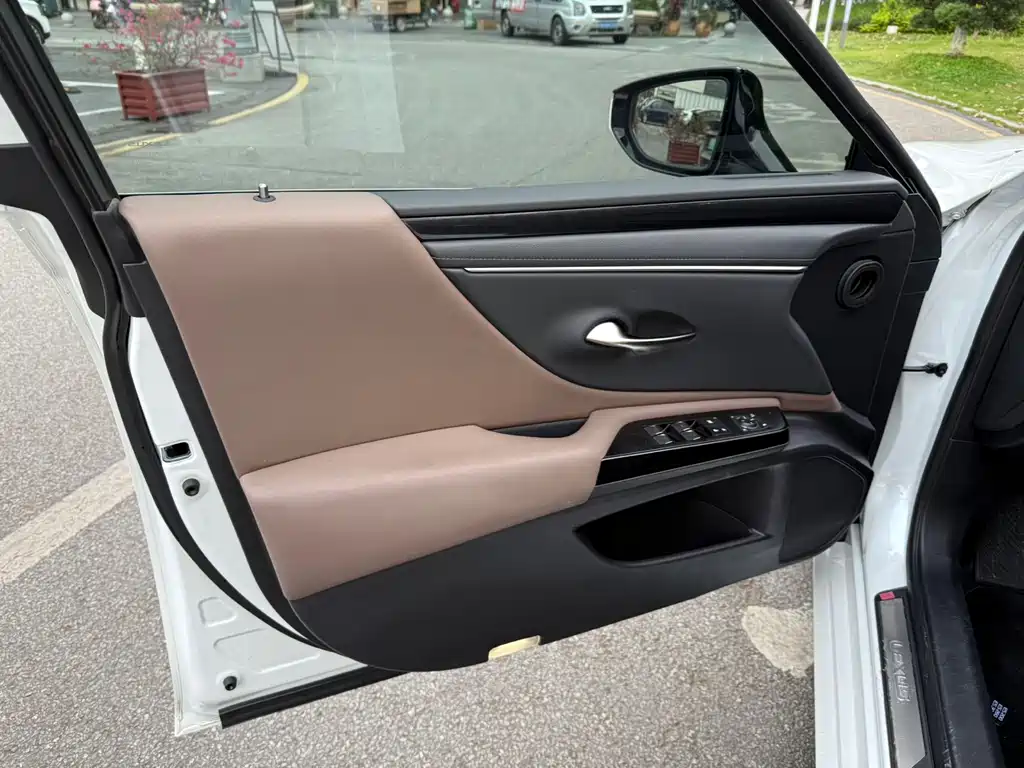 Lexus Lexus ES 2022 200 Excellent Edition 2023 - thumbnail 25