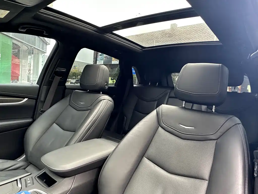 Cadillac Cadillac XT6 2021 2.0T Luxury 6-Seat FWD 2021 - thumbnail 9