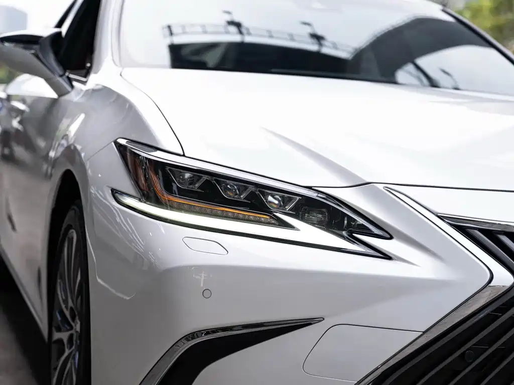 Lexus Lexus ES 300h 2020 Premium Edition 2021 - thumbnail 6