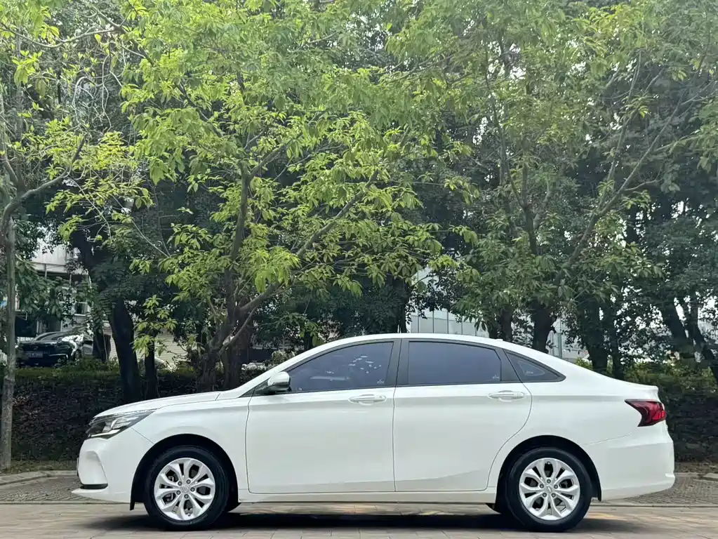 GAC Trumpchi GAC GA4 2018 200T Manual Luxury Edition 2019 - thumbnail 4