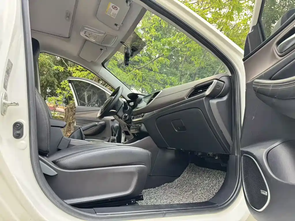 GAC Trumpchi GAC GA4 2018 200T Manual Luxury Edition 2019 - thumbnail 10