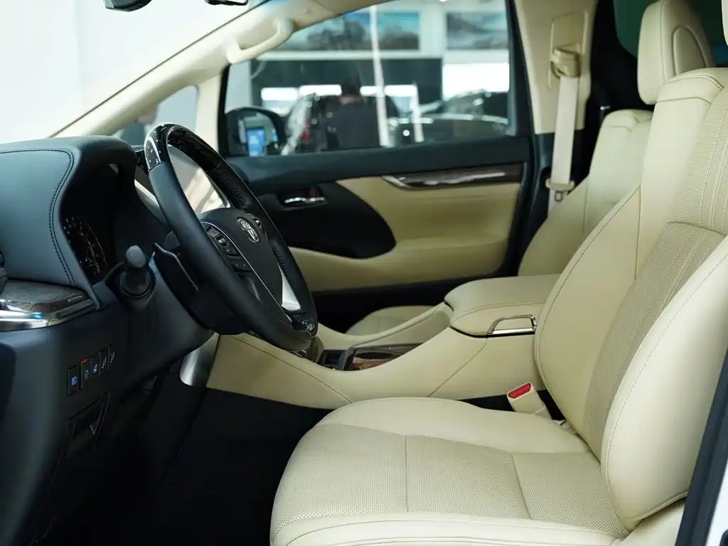 Toyota Alphard 2021 Model Hybrid 2.5L Executive Version 2022 - thumbnail 4