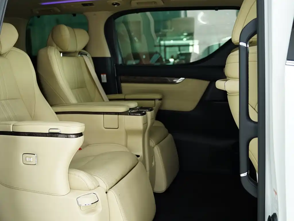 Toyota Alphard 2021 Model Hybrid 2.5L Executive Version 2022 - thumbnail 11