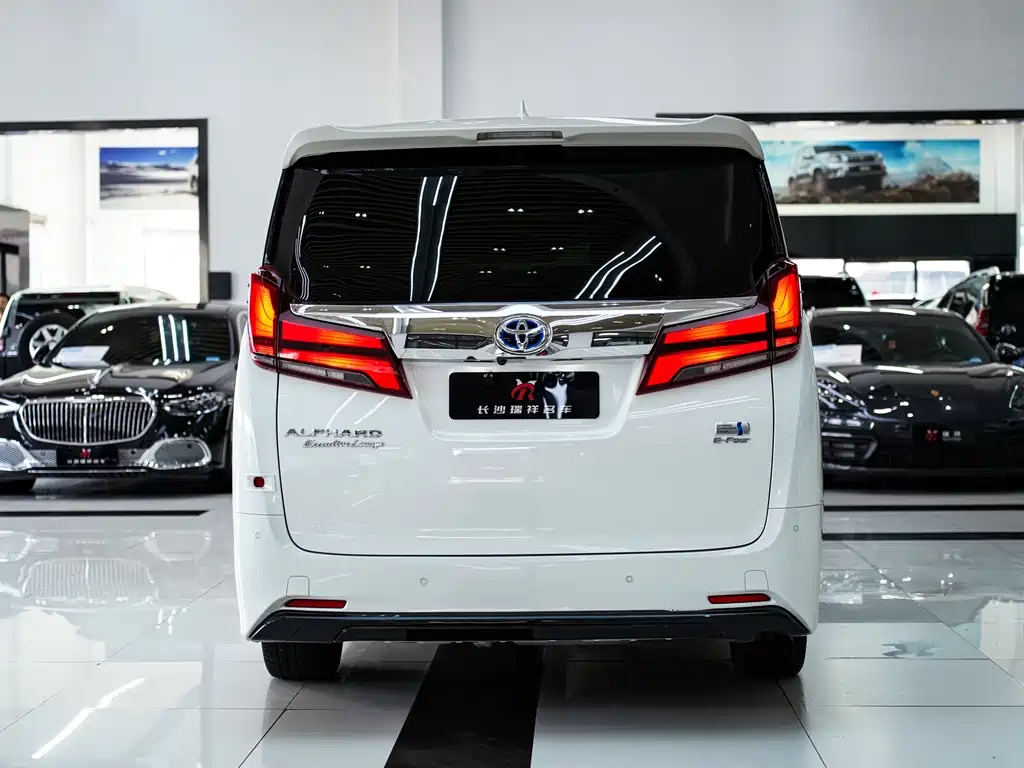 Toyota Alphard 2021 Model Hybrid 2.5L Executive Version 2022 - thumbnail 18