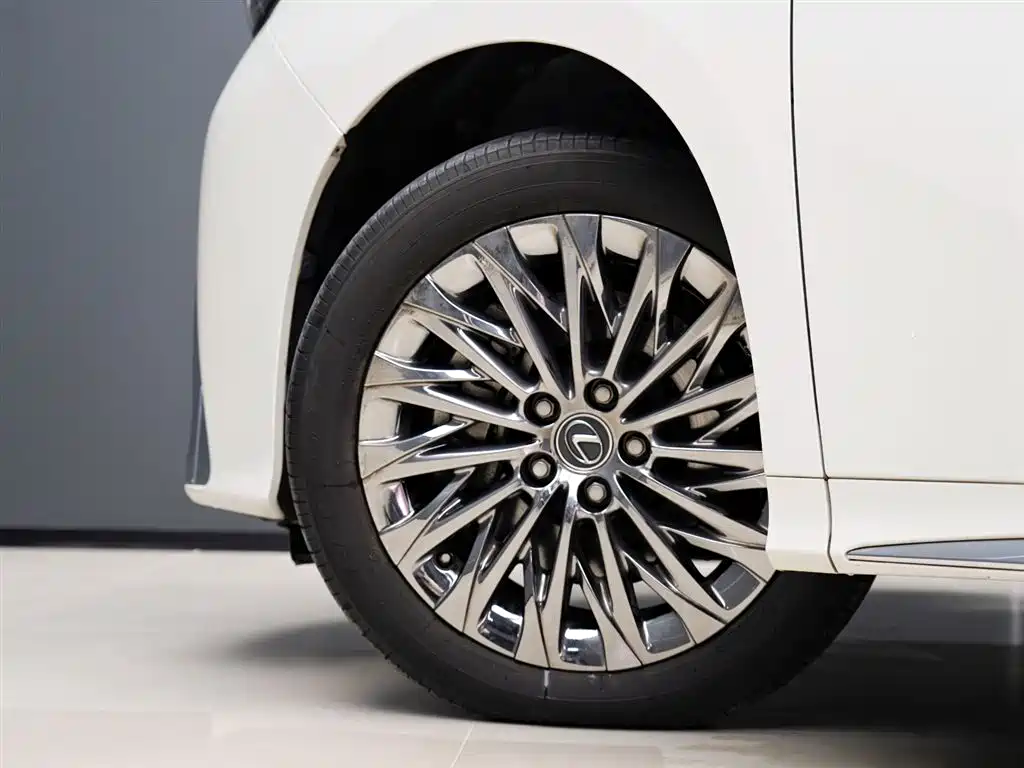 Lexus Lexus LM 2023 3.5L Automatic 2024 - thumbnail 5