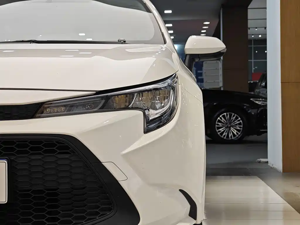 Toyota Toyota Corolla 2021 TNGA 1.5L CVT Advanced Edition 2023 - thumbnail 2
