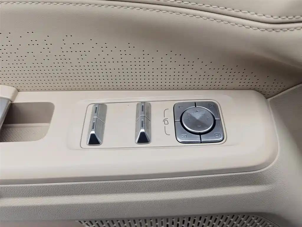 Jetour Shanhai Jetour Shanhai L7 PLUS 2026 220km Luxury 5-seat 2025 - thumbnail 9