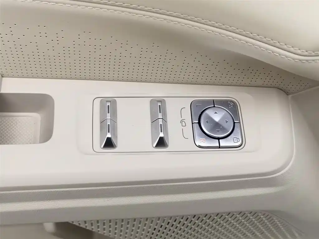 Jetour Shanhai Jetour Shanhai L7 PLUS 2026 220km Flagship 7-seater 2025 - thumbnail 9