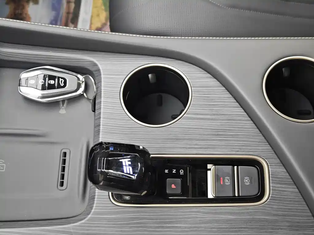 Jetour Shanhai Jetour Shanhai L9 2024 1.5TD 2DHT Max 5-seat 2025 - thumbnail 19