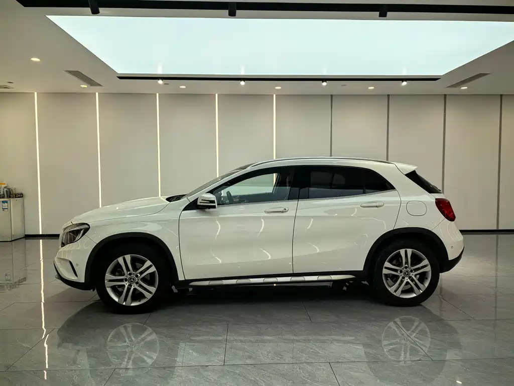 Mercedes-Benz Mercedes-Benz GLA 2016 GLA 200 Sport Edition 2017 - thumbnail 2
