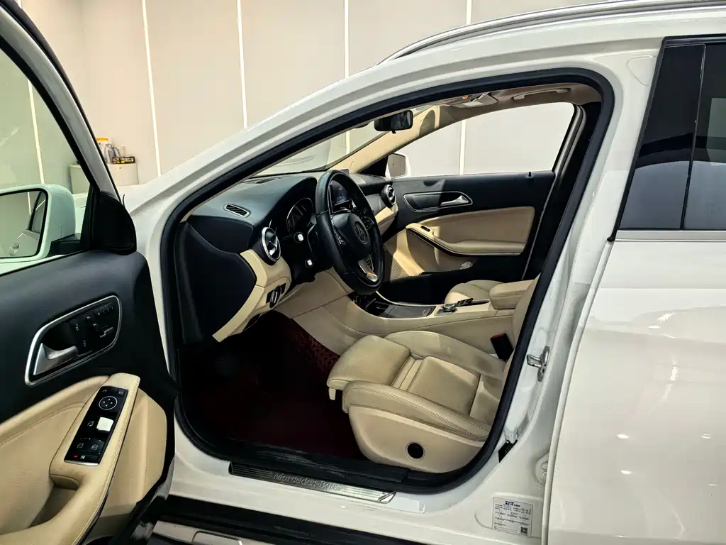 Mercedes-Benz Mercedes-Benz GLA 2016 GLA 200 Sport Edition 2017 - thumbnail 5