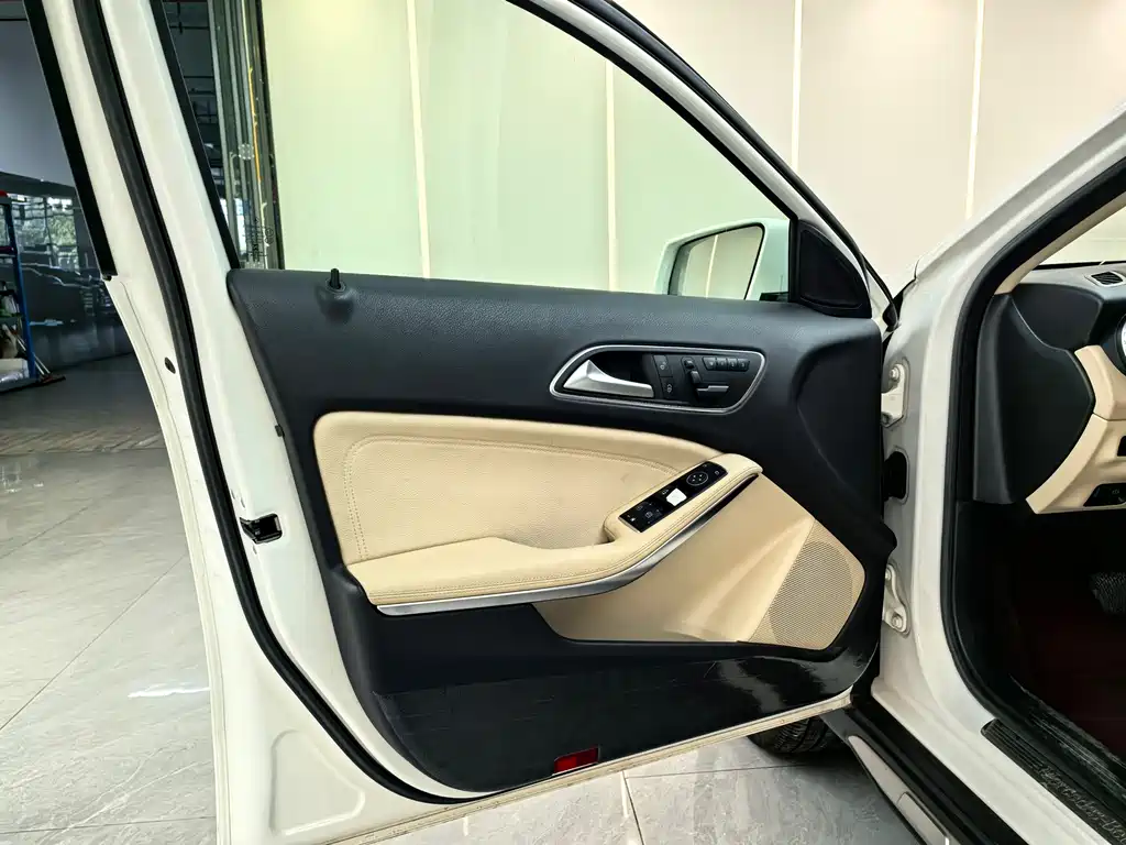 Mercedes-Benz Mercedes-Benz GLA 2016 GLA 200 Sport Edition 2017 - thumbnail 8