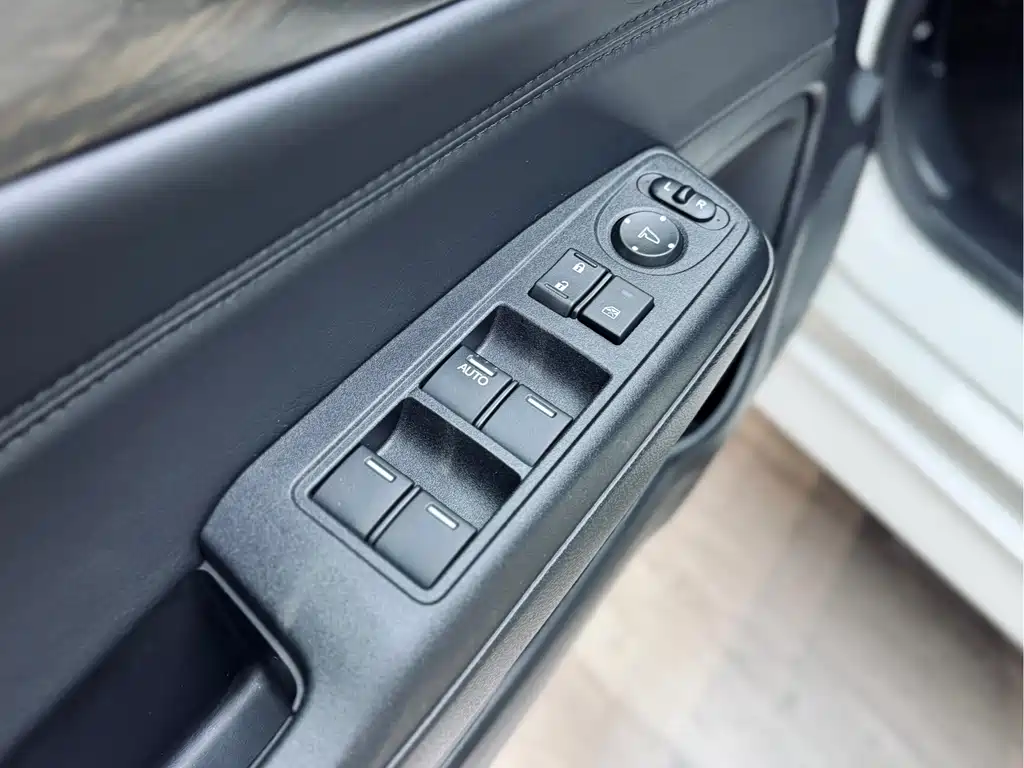 Honda Honda Jade 2017 1.8L Automatic Comfort Edition 5-seater 2019 - thumbnail 2