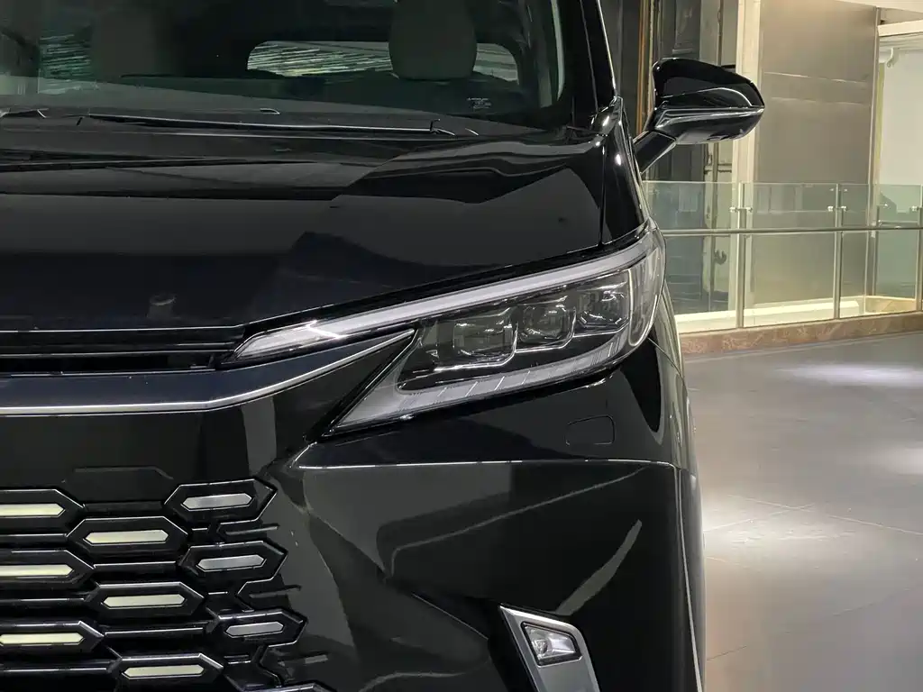 Lexus Lexus LM 2023 500h Six-Seat Luxury Version 2024 - thumbnail 2