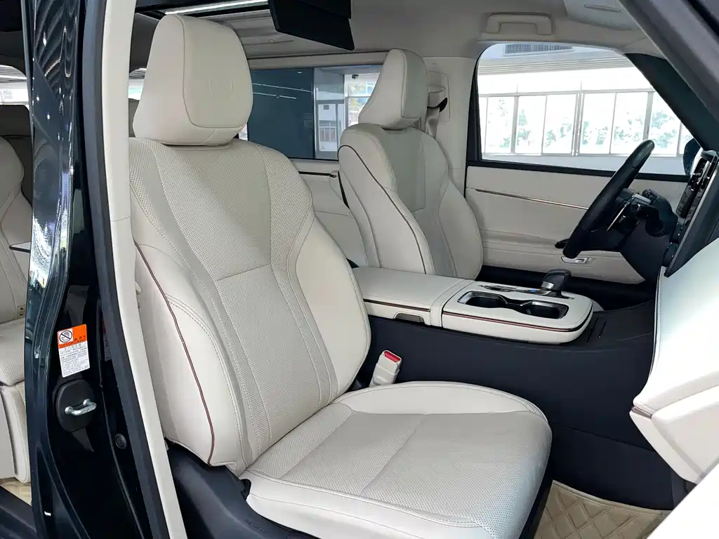 Lexus Lexus LM 2023 500h Six-Seat Luxury Version 2024 - thumbnail 9