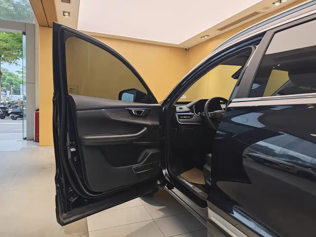 Chery Tiggo 8 2020 290TGDI Automatic Luxury Edition 2020 - thumbnail 7
