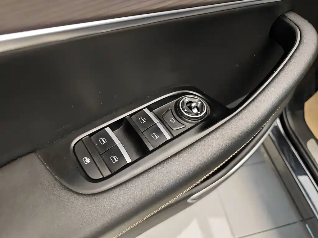 Chery Tiggo 8 2020 290TGDI Automatic Luxury Edition 2020 - thumbnail 9