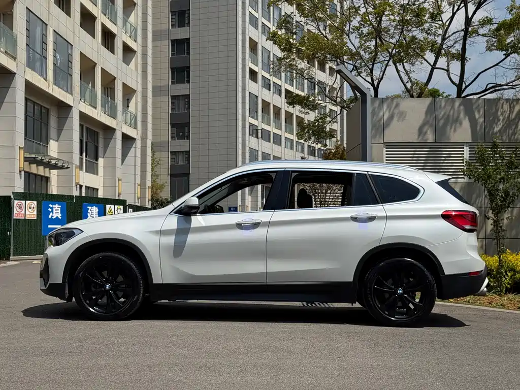 BMW BMW X1 2020 sDrive20Li Fashion Edition 2020 - thumbnail 4