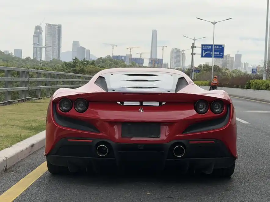 Ferrari Ferrari F8 Tributo 3.9T V8 2022 - thumbnail 6