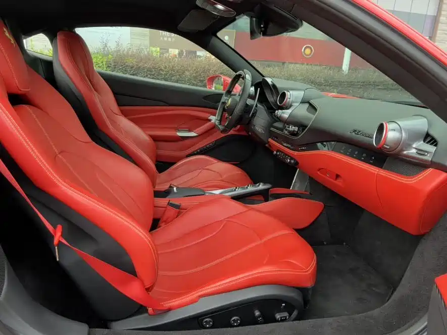 Ferrari Ferrari F8 Tributo 3.9T V8 2022 - thumbnail 10