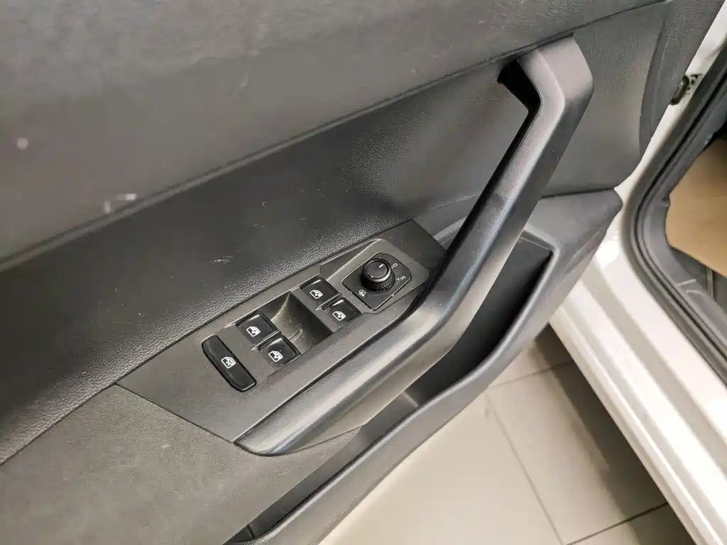 Volkswagen Volkswagen Polo 2023 Plus 1.5L Automatic Comfort Edition 2023 - thumbnail 9