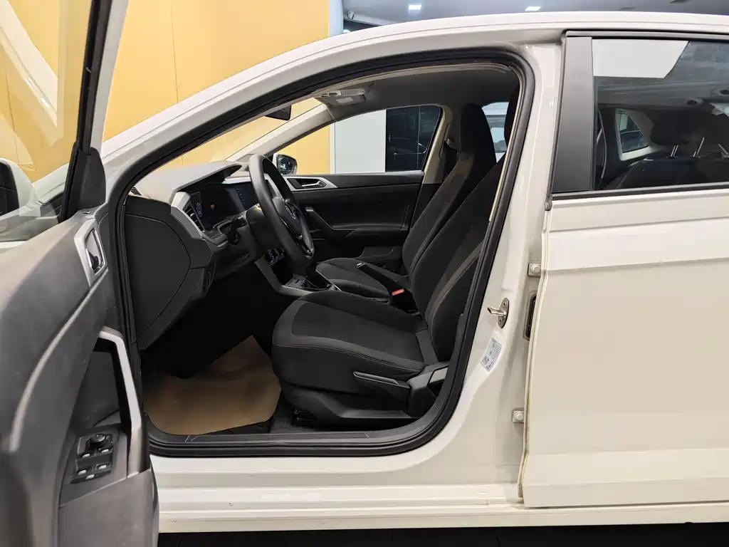 Volkswagen Volkswagen Polo 2023 Plus 1.5L Automatic Comfort Edition 2023 - thumbnail 13